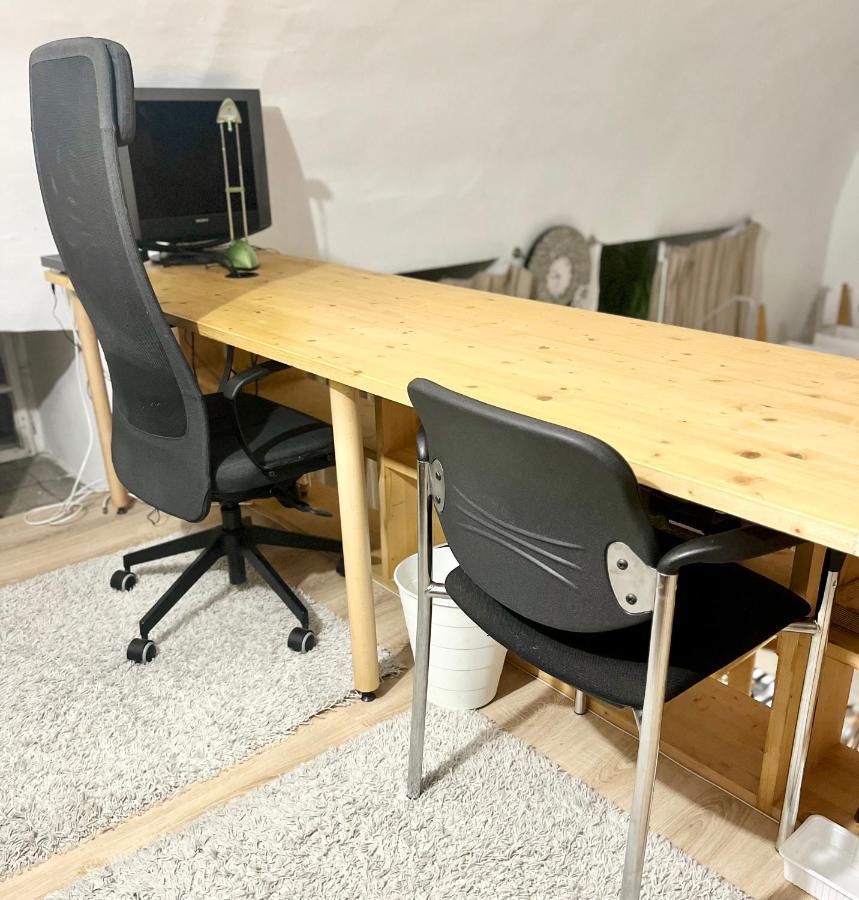 Unique, Homey With Free Parking In Lägenhet Budapest