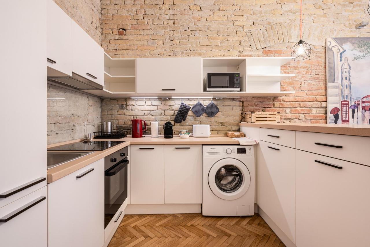 Comfy Downtown Hideaway With Urban Touch Apartamento