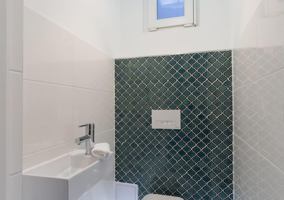 Grand & Luxurious In The Heart Of Budapest, 2br & 2bt Apartment