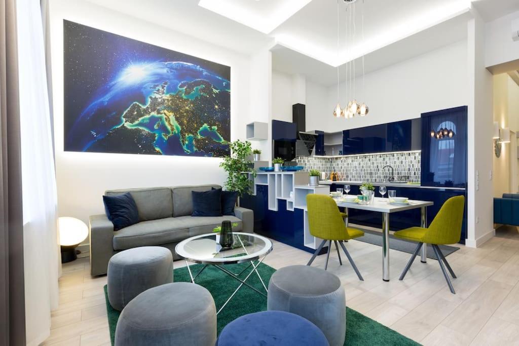 Grand & Luxurious In The Heart Of Budapest, 2br & 2bt Apartment *