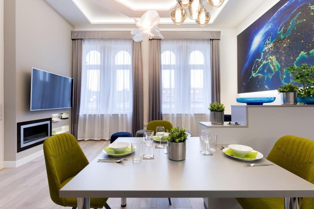 Apartment Grand & Luxurious In The Heart Of Budapest, 2br & 2bt *