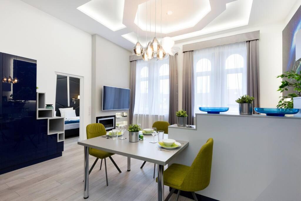Grand & Luxurious In The Heart Of Budapest, 2br & 2bt * Budapest