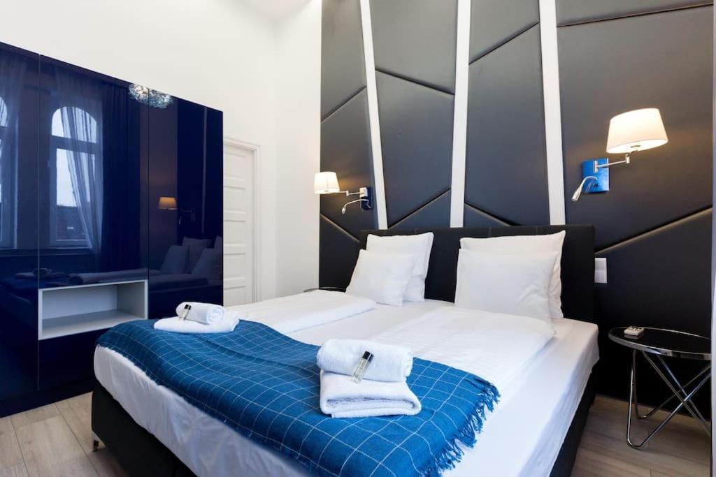 Grand & Luxurious In The Heart Of Budapest, 2br & 2bt Budapest