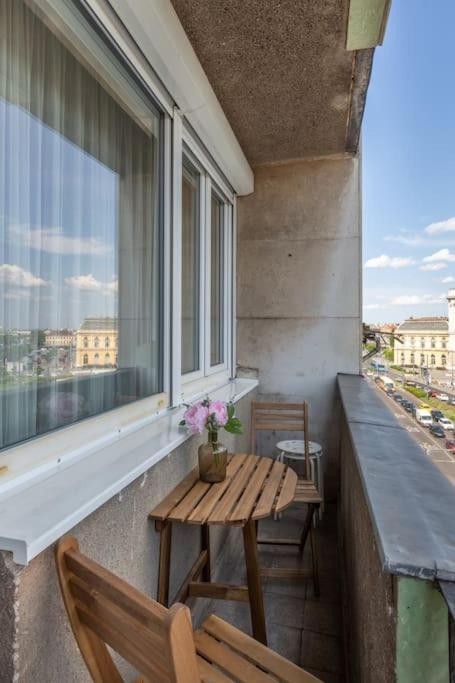 Cozy&stylish At The Eastern Railway St. W Balcony