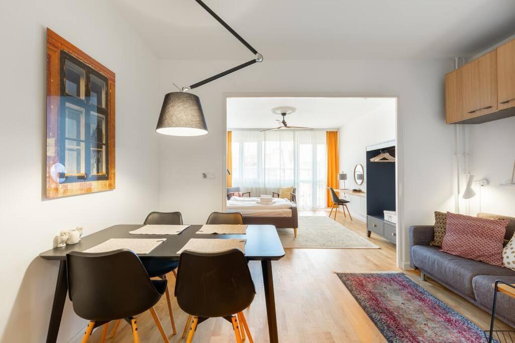 Cozy&stylish At The Eastern Railway St. W Balcony *