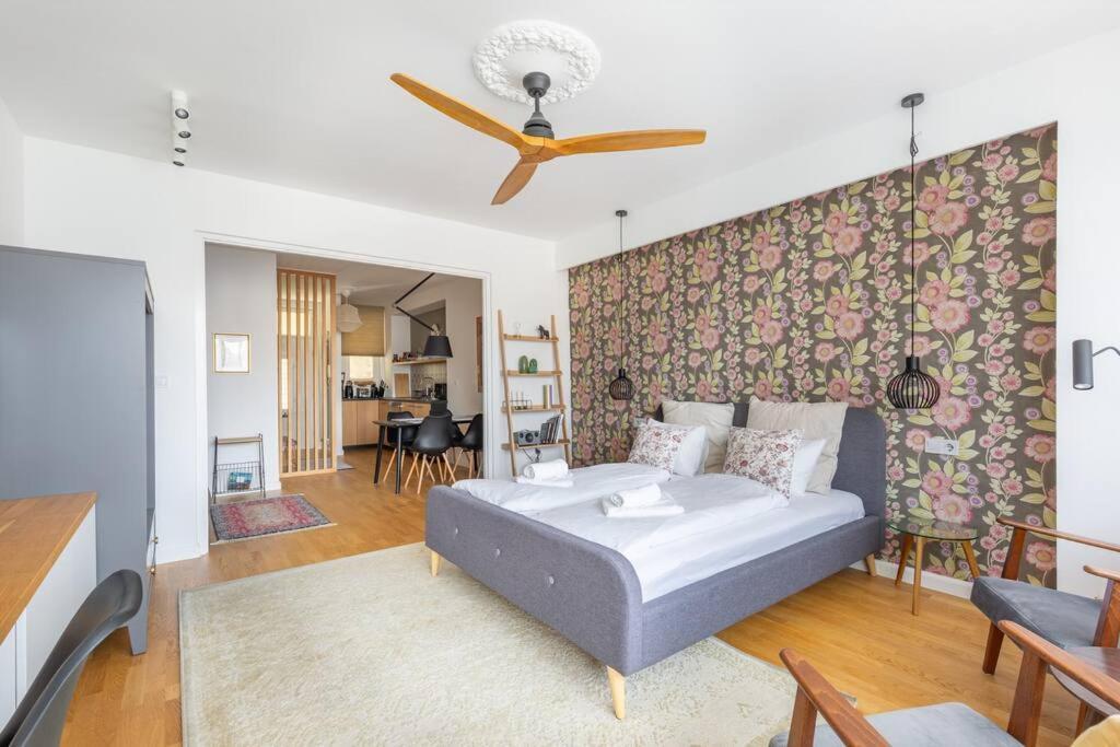 Cozy&stylish At The Eastern Railway St. W Balcony Apartament