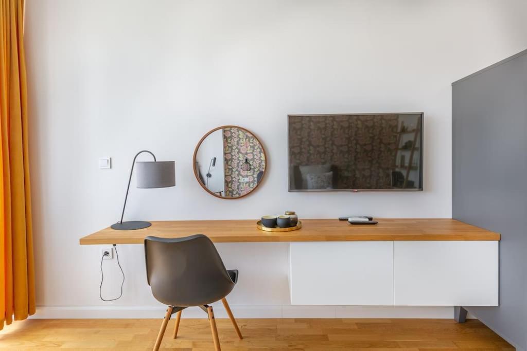 Cozy&stylish At The Eastern Railway St. W Balcony *