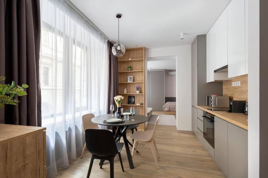 Real Gem At The Opera House Apartment Budapest