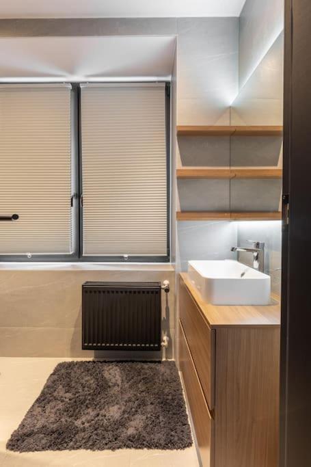Real Gem At The Opera House Apartment