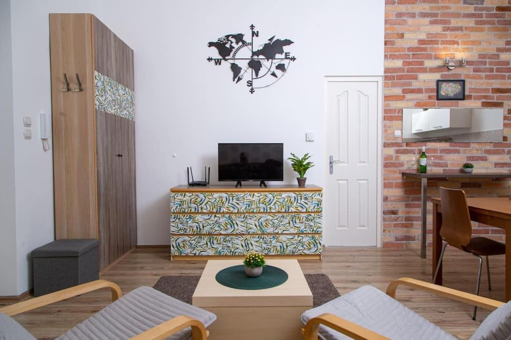 Eoetvoes Residence Appartamento *
