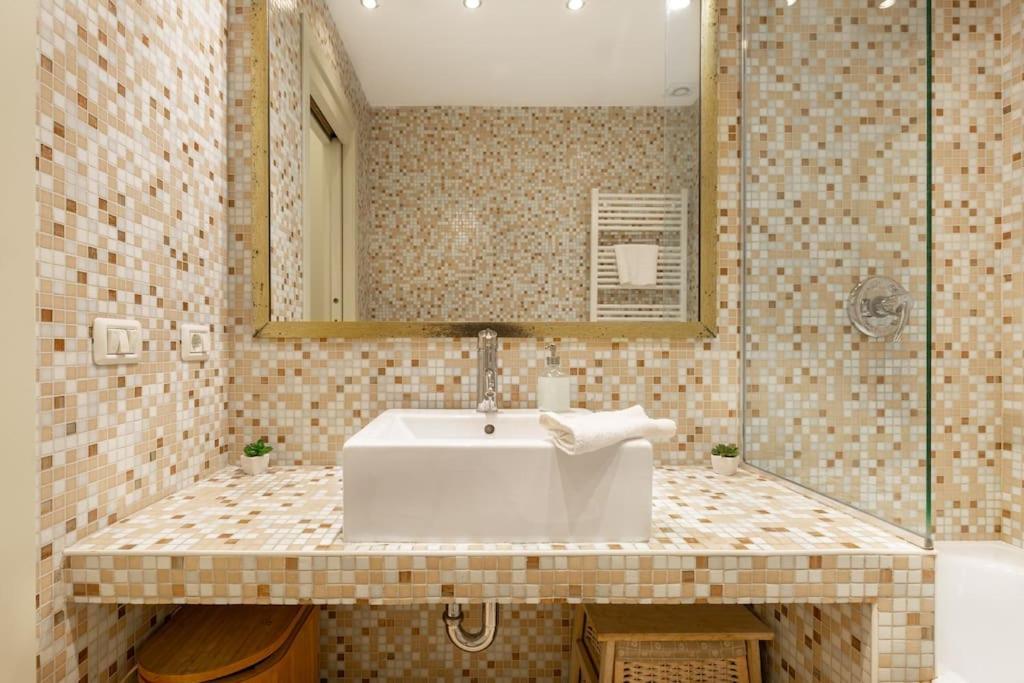 Apartman Designer Dream With Balcony At Vaci Street Budapest
