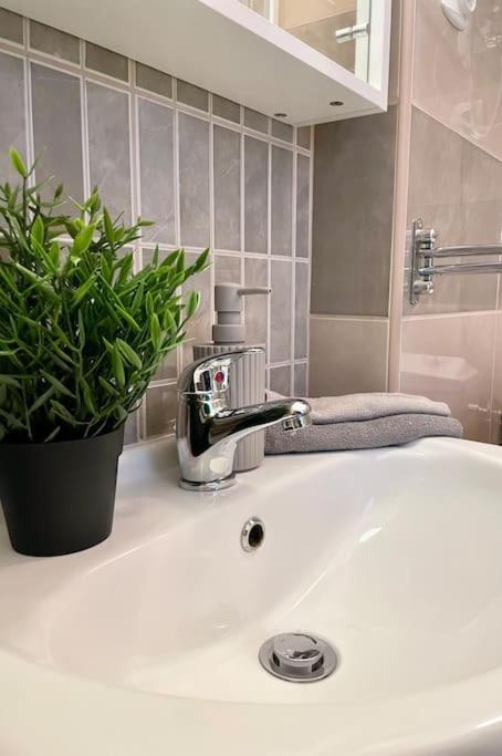 Standard By Hi5- Aranykez Apartamento
