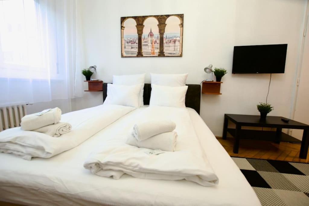 Standard By Hi5- Aranykez Apartamento Budapest