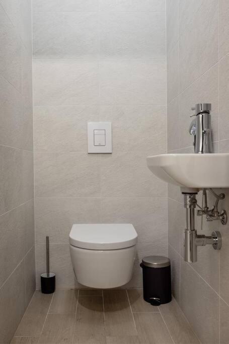 High-end W Gym/sauna/balcony/security