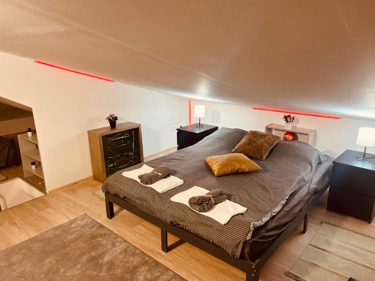 King House & Garden With Ac And Free Parking Possibility *