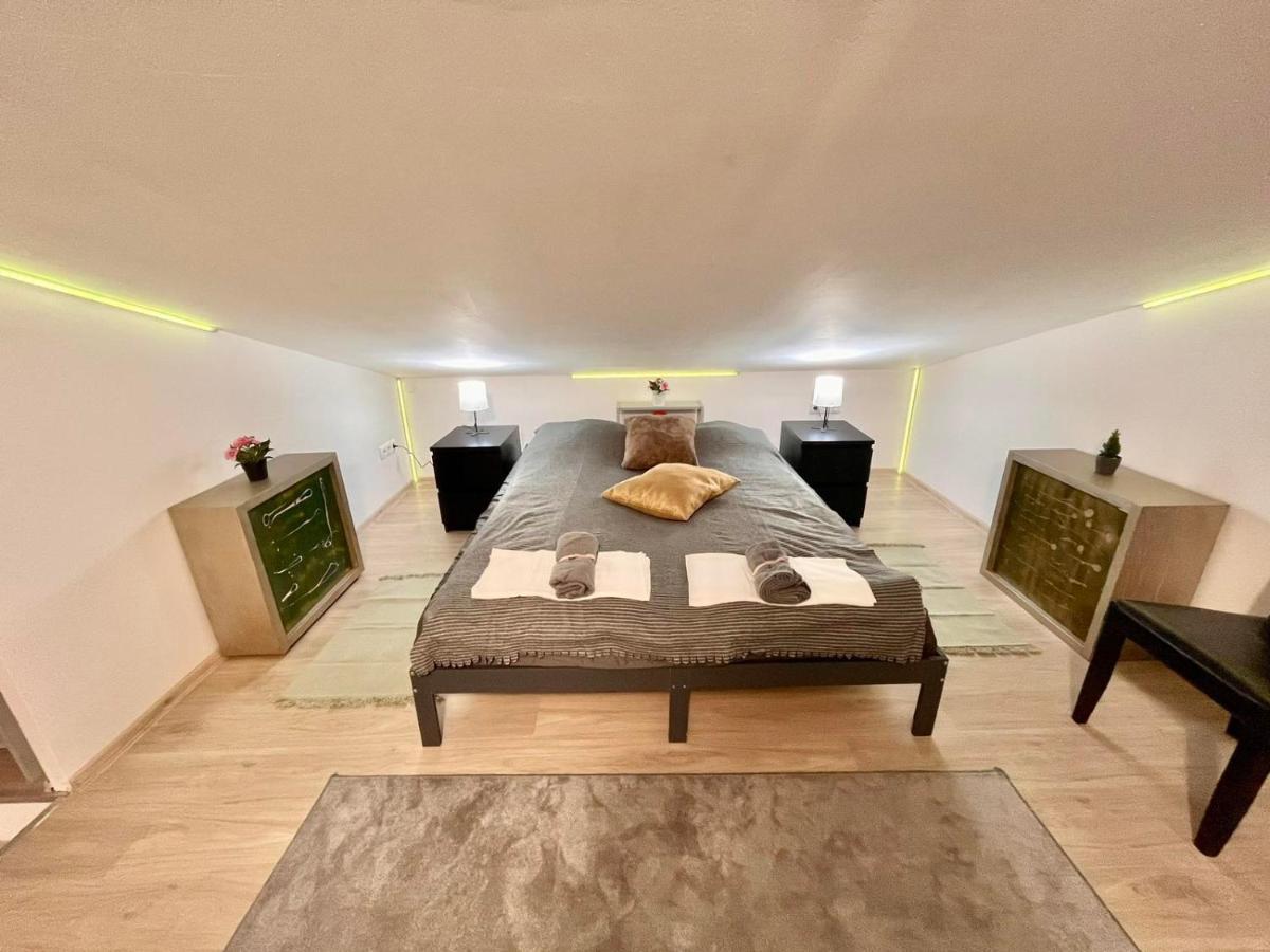 Lägenhet King House & Garden With Ac And Free Parking Possibility *