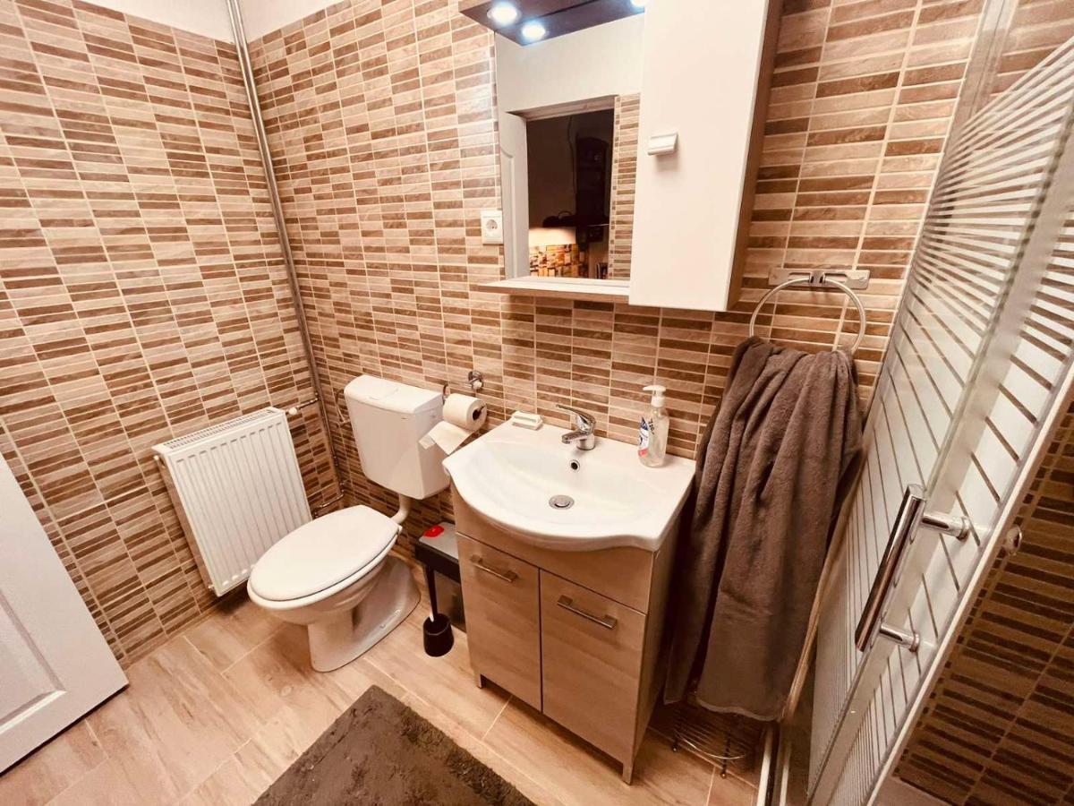 King House & Garden With Ac And Free Parking Possibility Apartamento