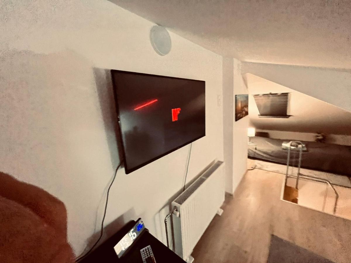 Apartment King House & Garden With Ac And Free Parking Possibility