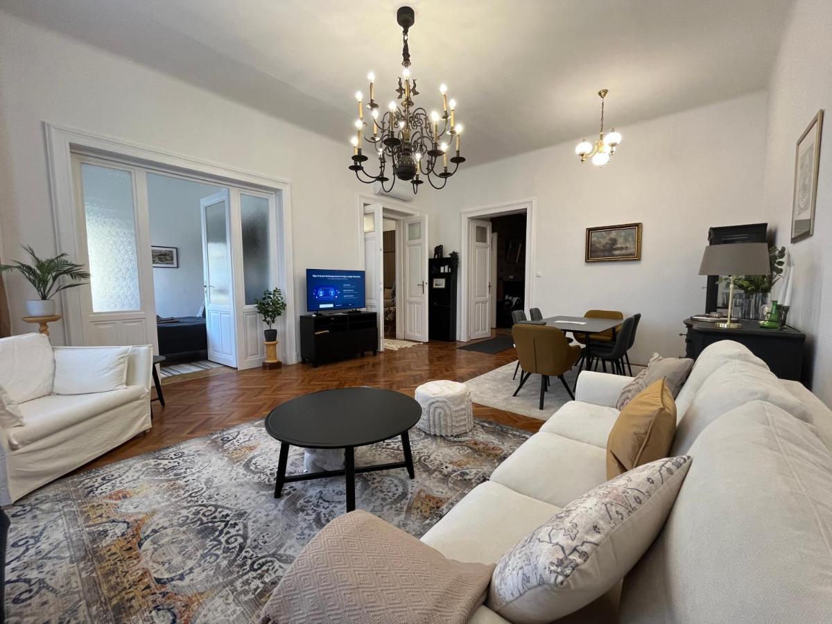 Hillside Luxury With Free Garage Lejlighed Budapest