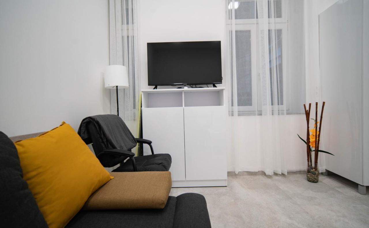 Free Parking Basilica Leo's - Ac, Wi-fi, Smart Tv Apartamento Budapest
