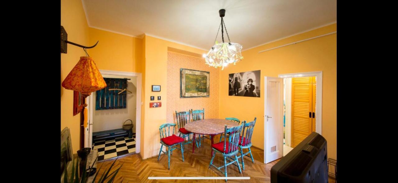 Best Location Cosy Art Flat