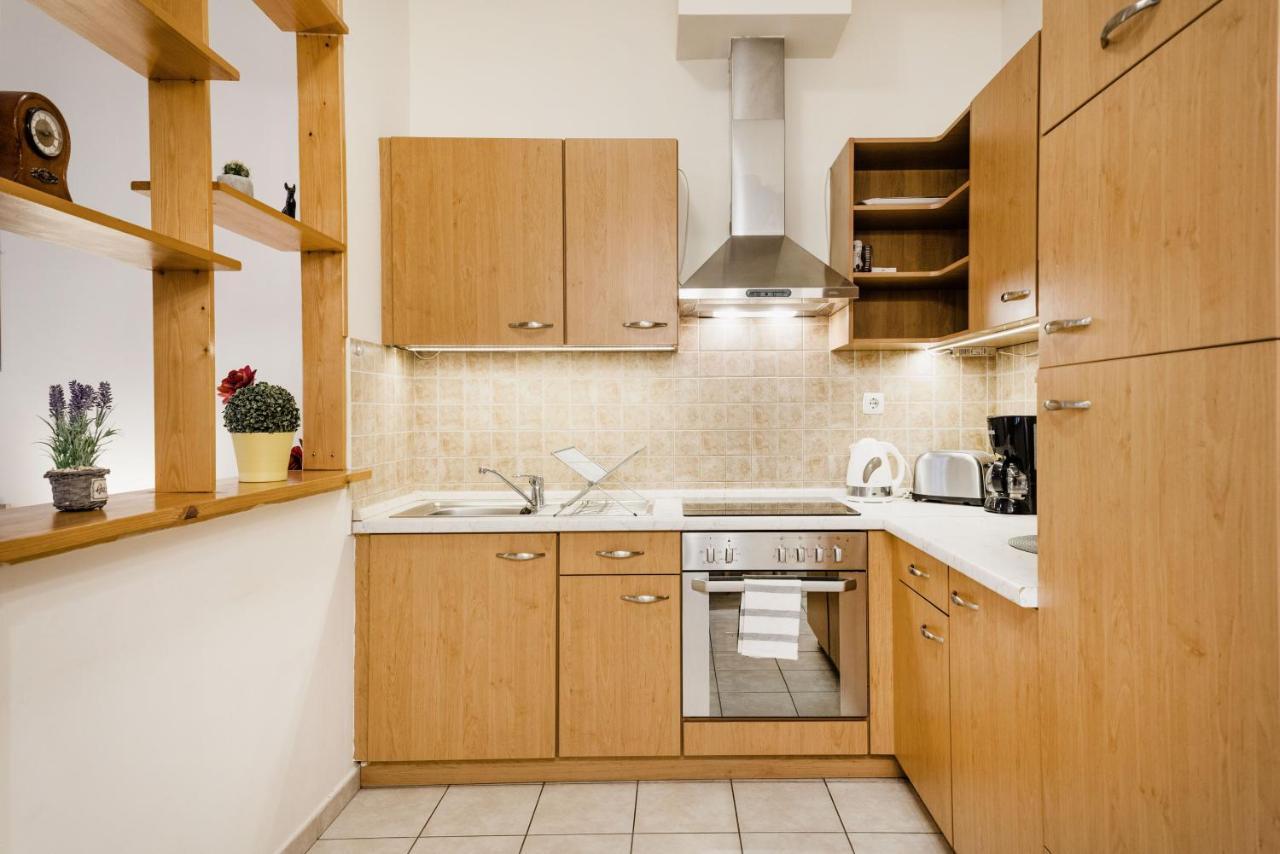 Downtown Charm With Balcony And Garden View Apartment Budapest