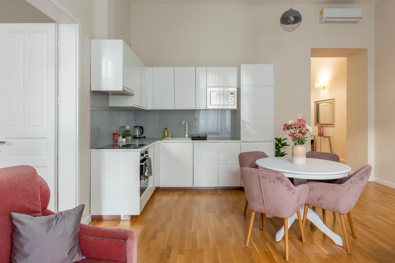 Apartment Luxury 3bedrm 2bathrm With Danube River View *