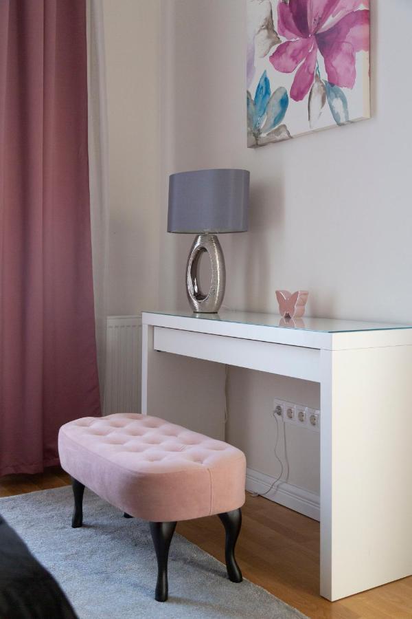 Luxury 3bedrm 2bathrm With Danube River View Apartment *