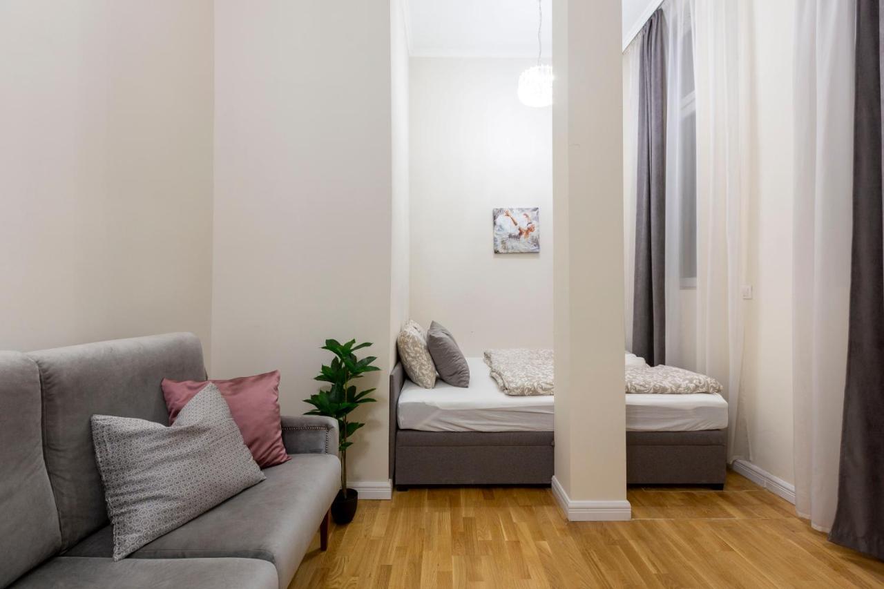 Luxury 3bedrm 2bathrm With Danube River View *