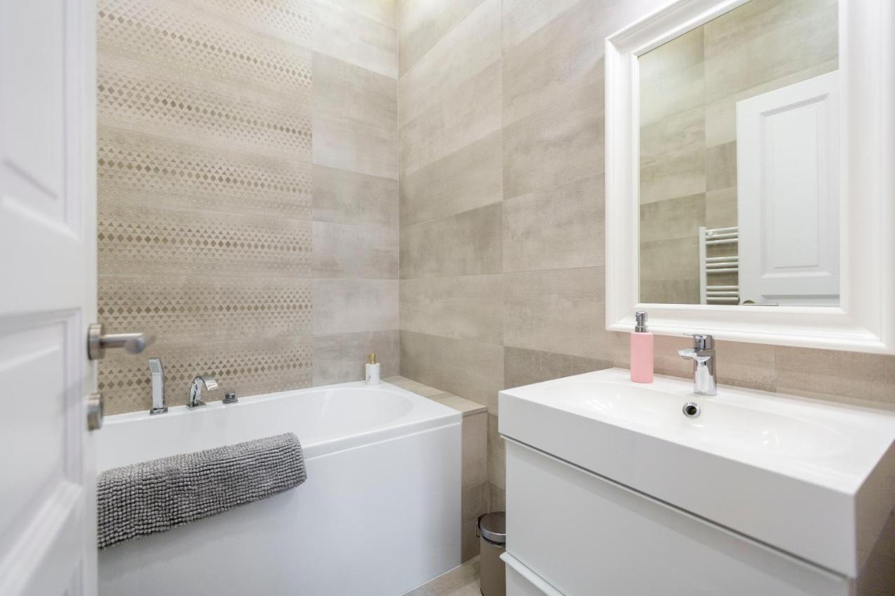 Luxury 3bedrm 2bathrm With Danube River View *