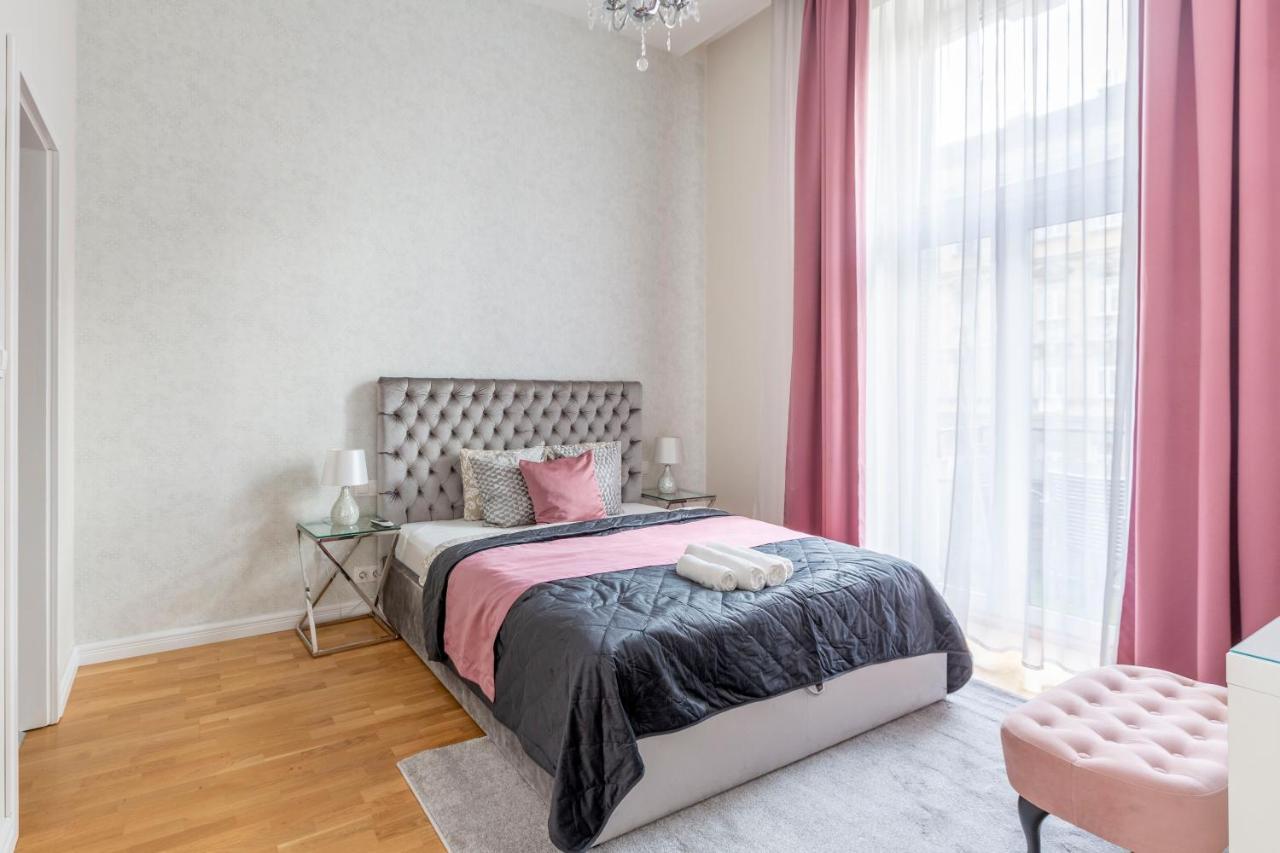 Luxury 3bedrm 2bathrm With Danube River View * Budapest