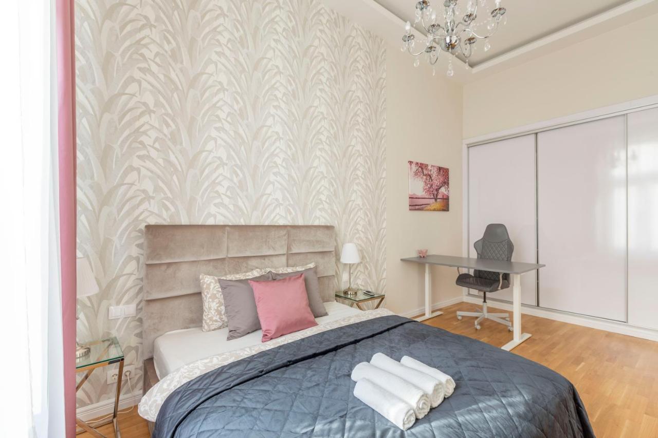 Luxury 3bedrm 2bathrm With Danube River View * Budapest