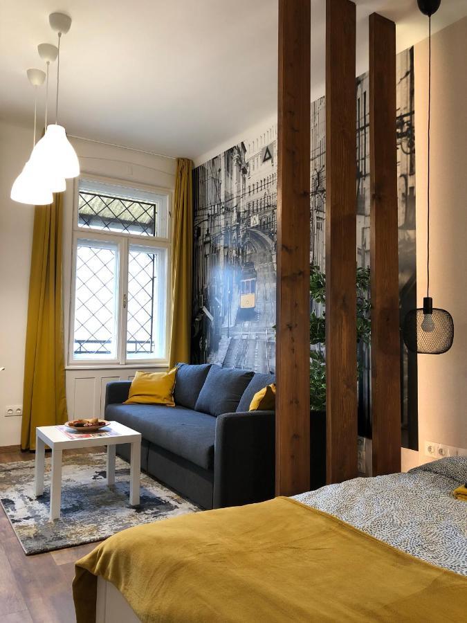 Downtown Station Apartment