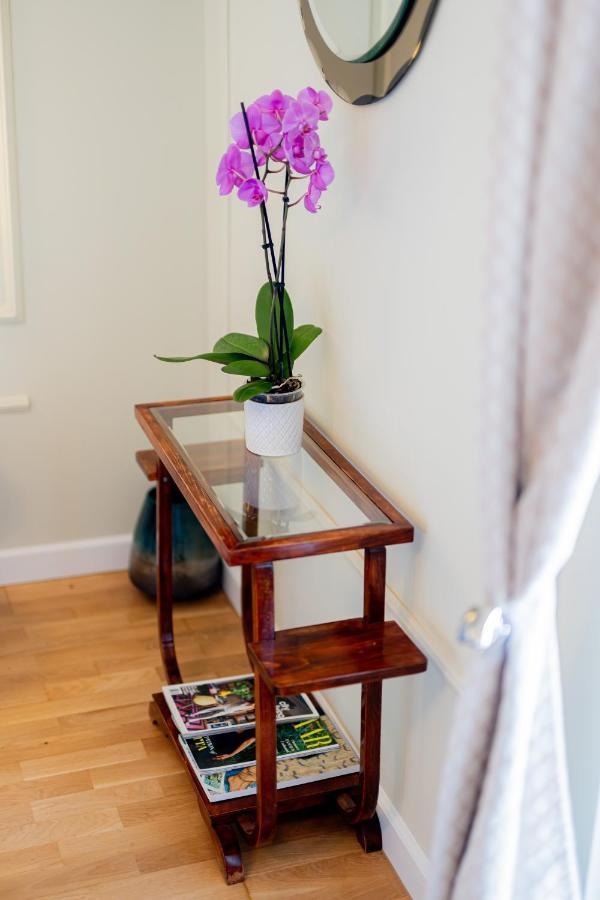 Apartment Ujbuda Rest With Air Condition And Balcony