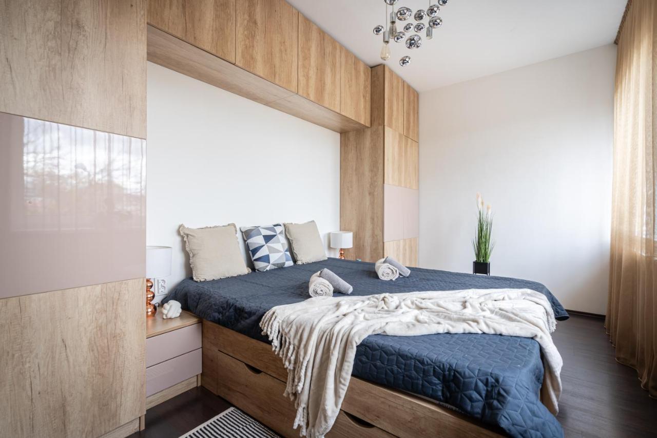Premier Pest Side Apartment