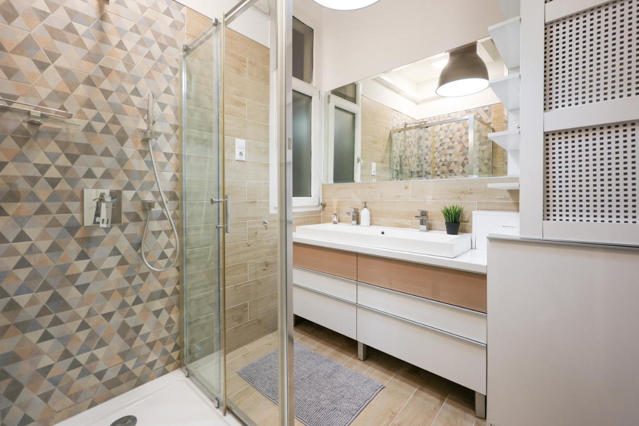 Apartmán Deluxe With 4bedrm 2 Bathrm *