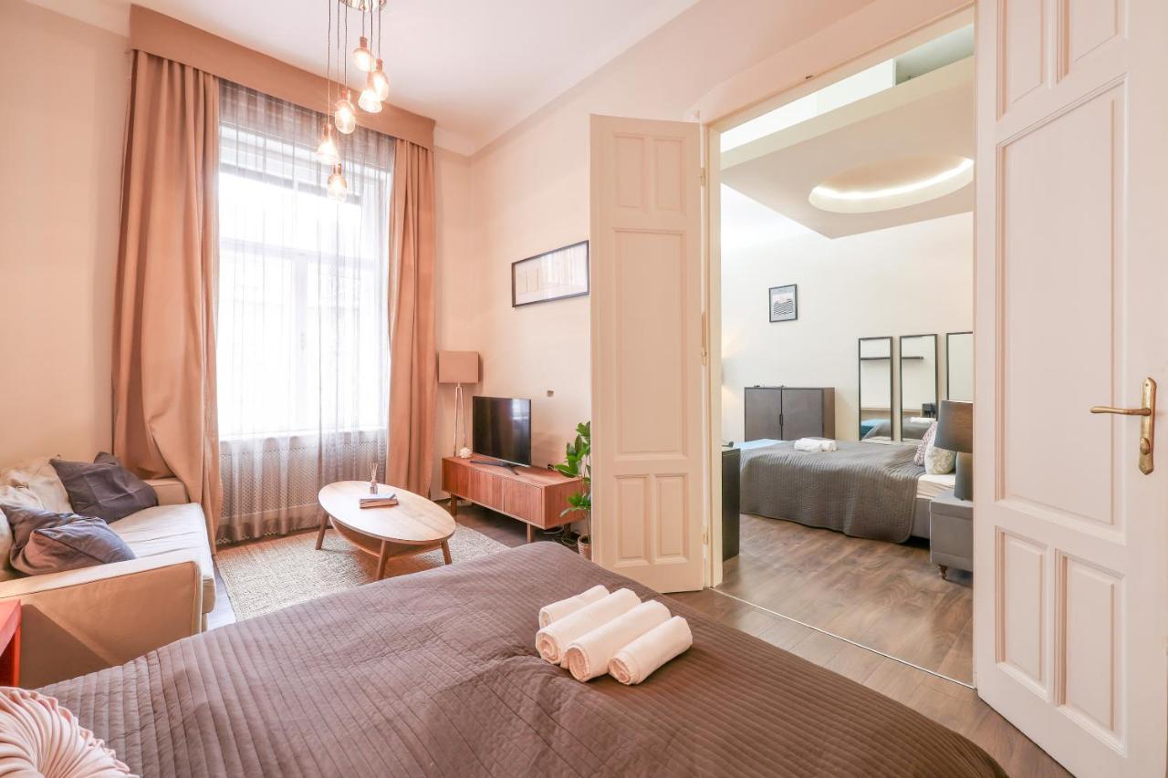 Deluxe With 4bedrm 2 Bathrm Apartmán Budapešť