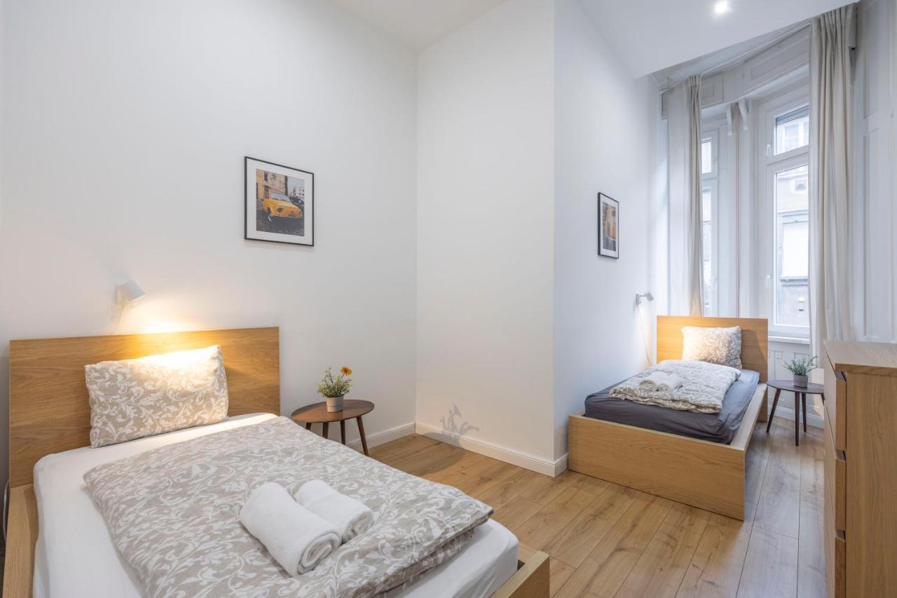 Grand With 5bedrm 2bathroom Apartamento *