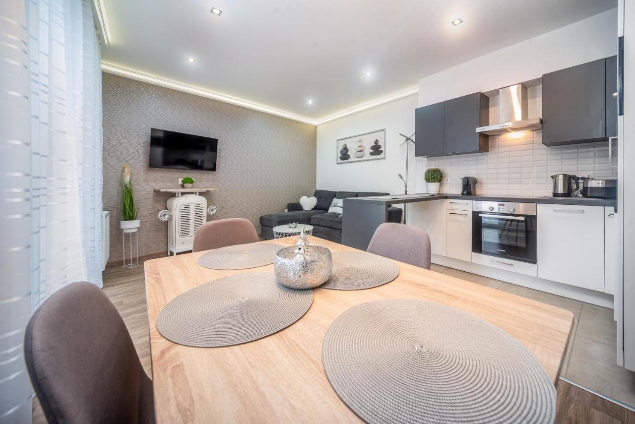Grace Pine 3 * Budapest