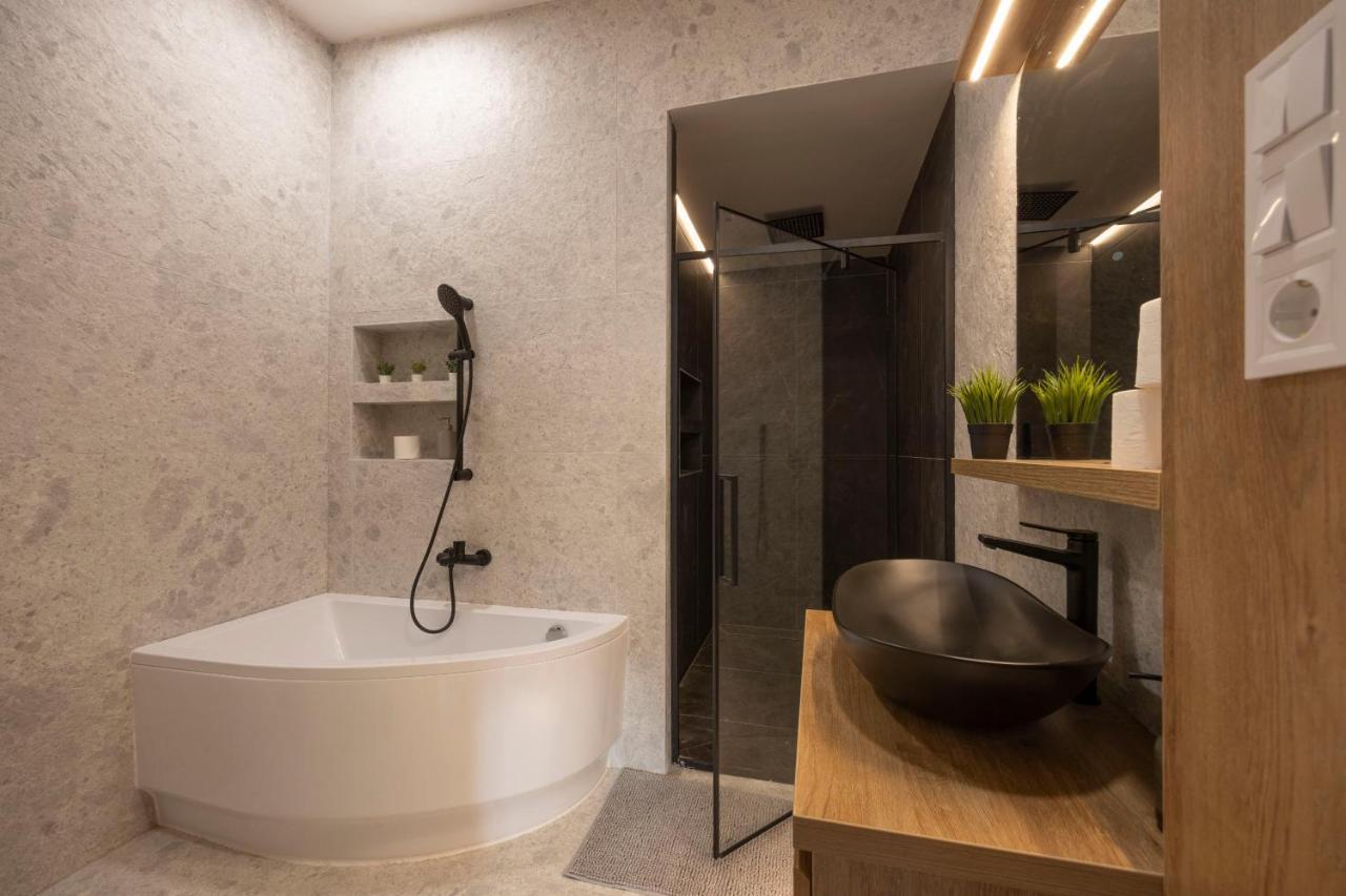 Apartamento Luxurious & Spacious With Balcony *