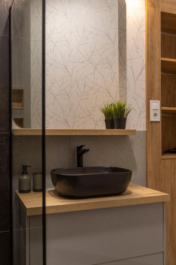 Luxurious & Spacious With Balcony * Budapest