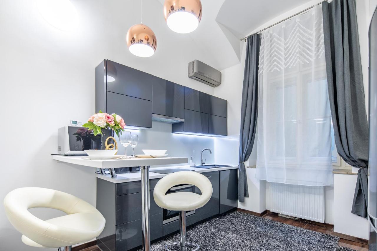 Melody Meadow Apartment