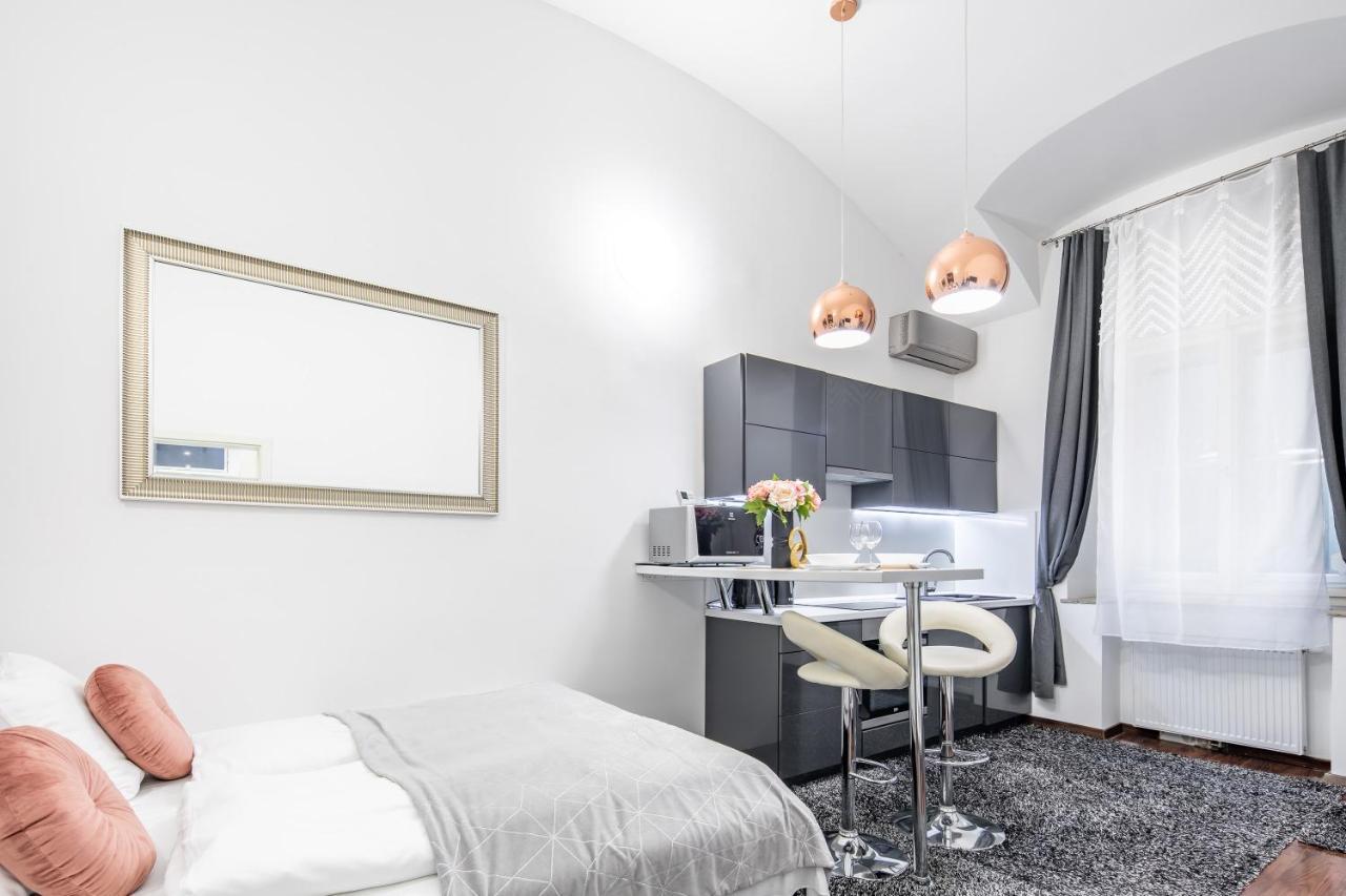 Melody Meadow Apartment