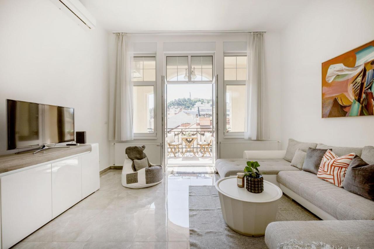 Skyline Serenity Retreat @vaci Famous Street Lejlighed Budapest