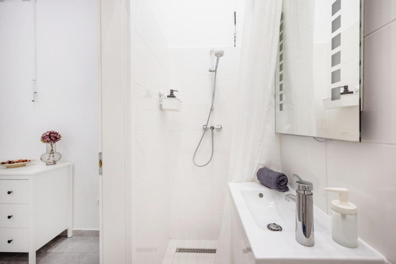 Skyline Serenity Retreat @vaci Famous Street Lejlighed Budapest