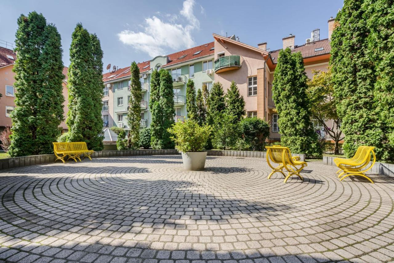 Apartment Beautiful Three Bedrooms With Free Parking Close To The Danube Coast Budapest