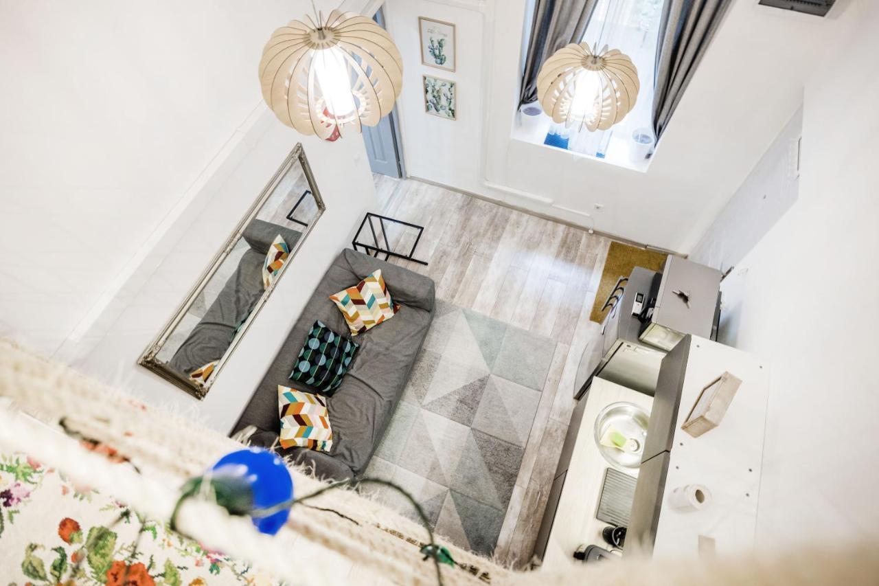 Lovely With Mezzanine Near The Danube *