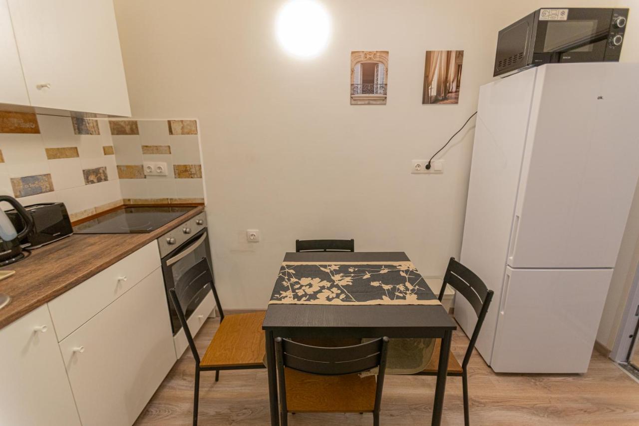 Downtown Flat In Budapest, Mona