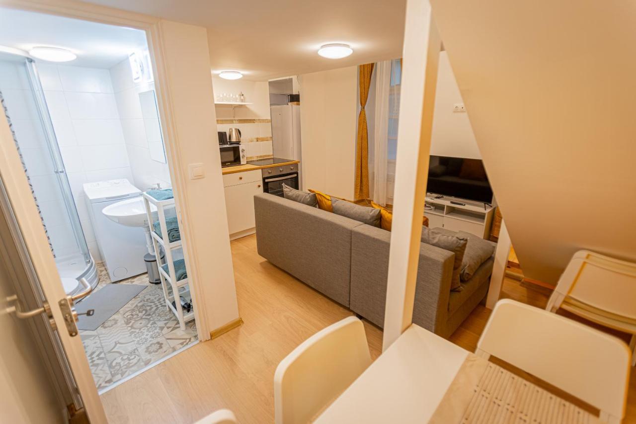 Cosy Downtown Flat In Budapest, Lisa *