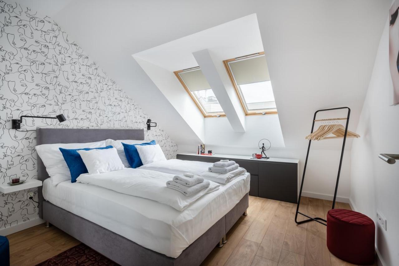 The Rose Garden Pot- Parking Apartment Budapest